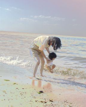 990801-beach.jpg - 16.1 K