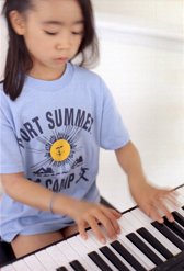 011014-piano.jpg - 11.3 K