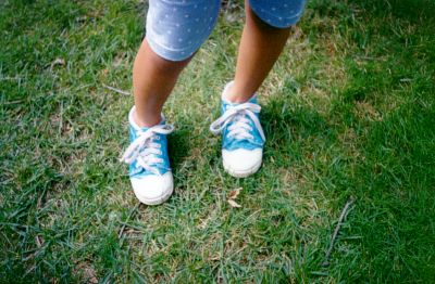 990815-sneakers.jpg - 33.7 K