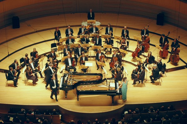 0609017-orchestra.jpg - 117.7 K